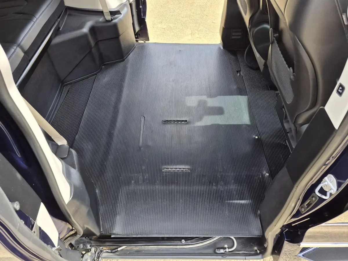 Rolstoelauto LUXE 5+1 of 4+1 (rolstoel voorin SBS of DFW)