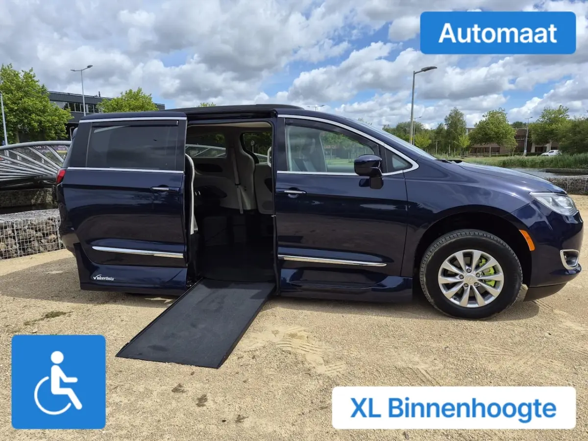 Rolstoelauto LUXE 5+1 of 4+1 (rolstoel voorin SBS of DFW)