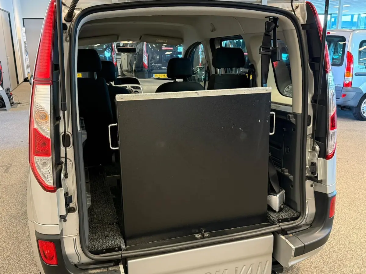 Rolstoelauto XXL-Ombouw 150cm binnenhoogte voor rolstoel