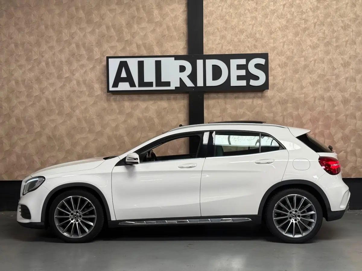 200 AMG Edition White| Pano | Camera | 19 inch | Led |