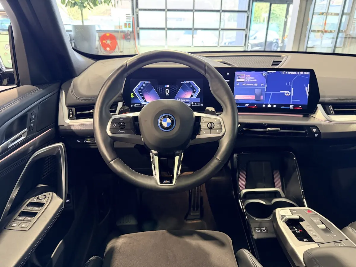 xDrive30e High Executive 326 pk M-Sport | Panorama | HUD | 360 Camera | Carplay/Android