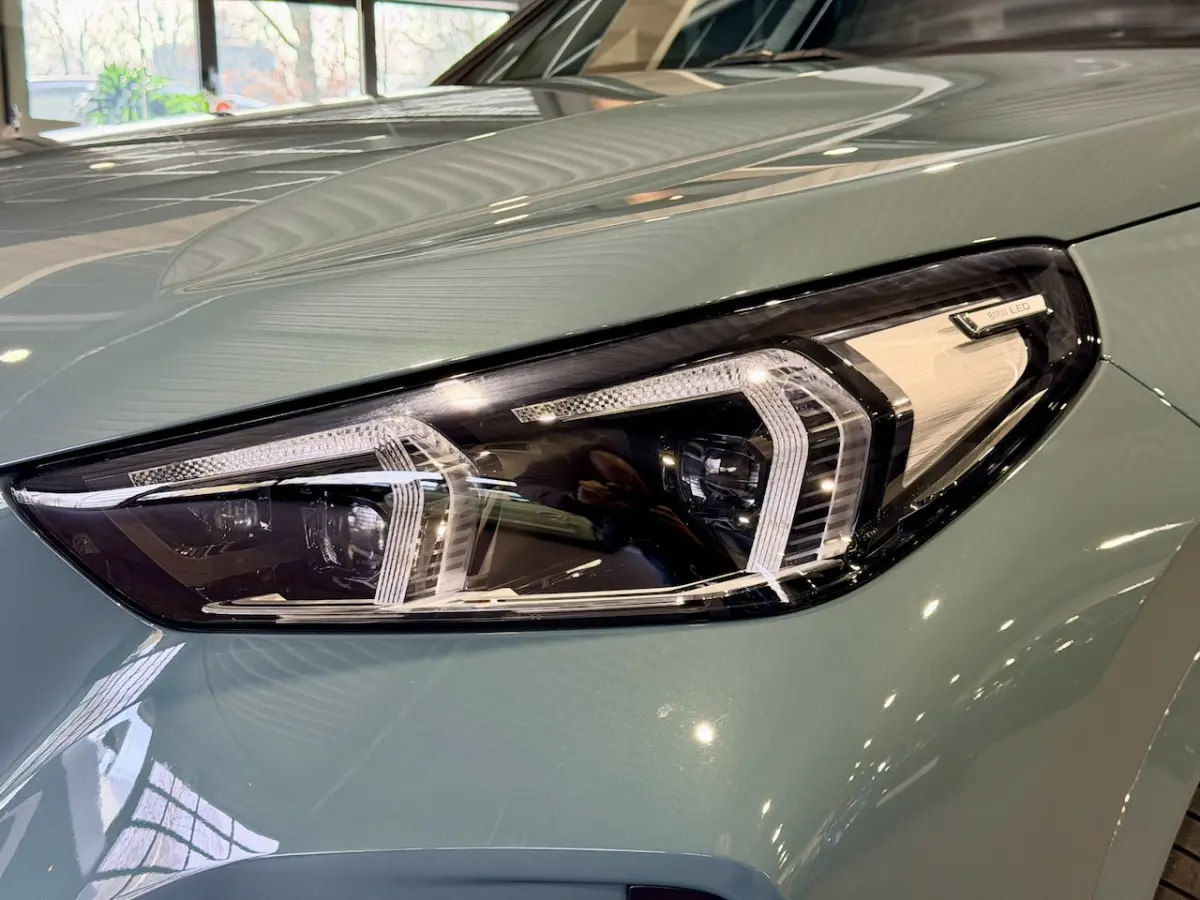 xDrive30e High Executive 326 pk M-Sport | Panorama | HUD | 360 Camera | Carplay/Android