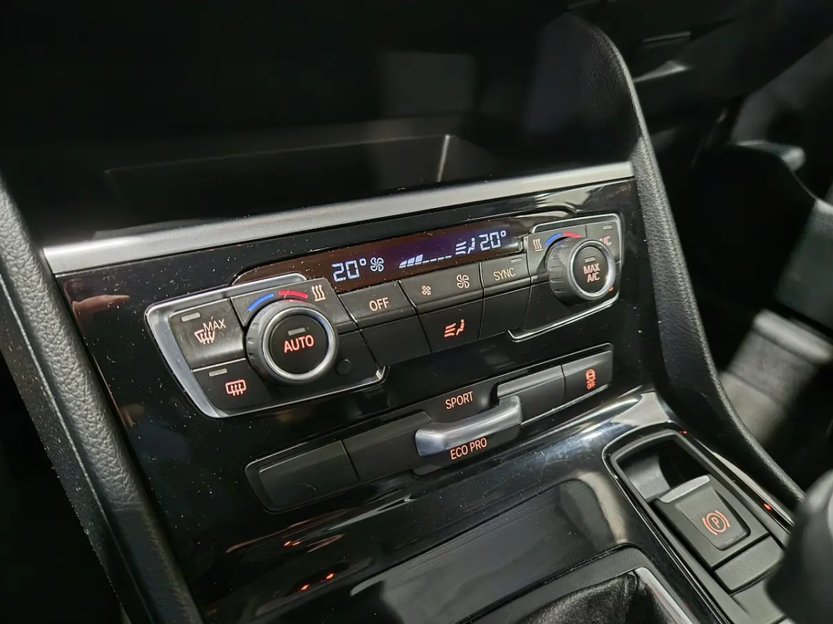 218i Centennial Executive Navigatie | LED | Airco | Trekhaak |