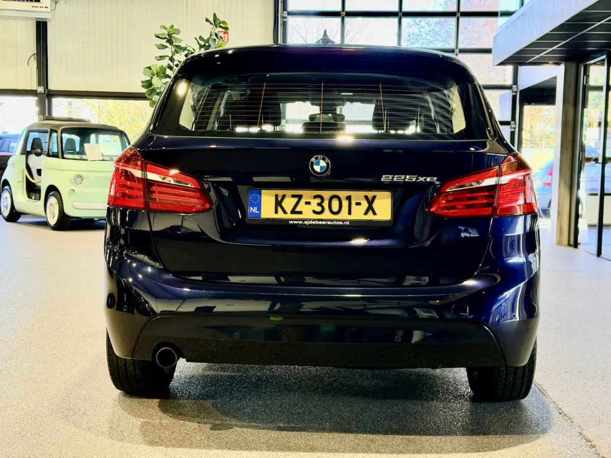 225xe iPerformance Centennial Executive Plugin hybride | LED | Navigatie | Sport stoelen