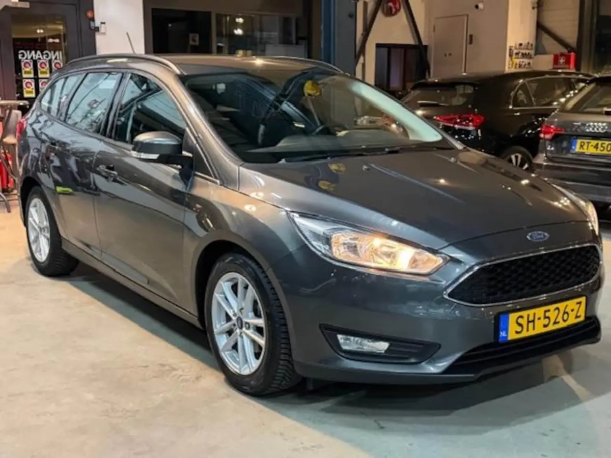 1.0 Lease Edition aut. airco/Carplay/lm/
