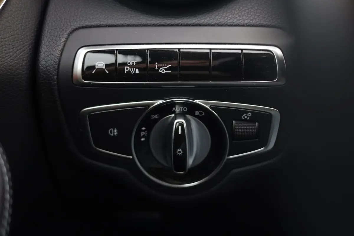 220 CDI PRESTIGE | LEDER | SCHUIFDAK | BURMESTER