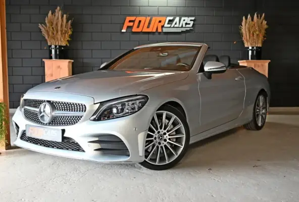 300 Premium Plus Pack | 2019 | 50.000KM | Camera | Airscarf | Lederen bekleding | Burmeste