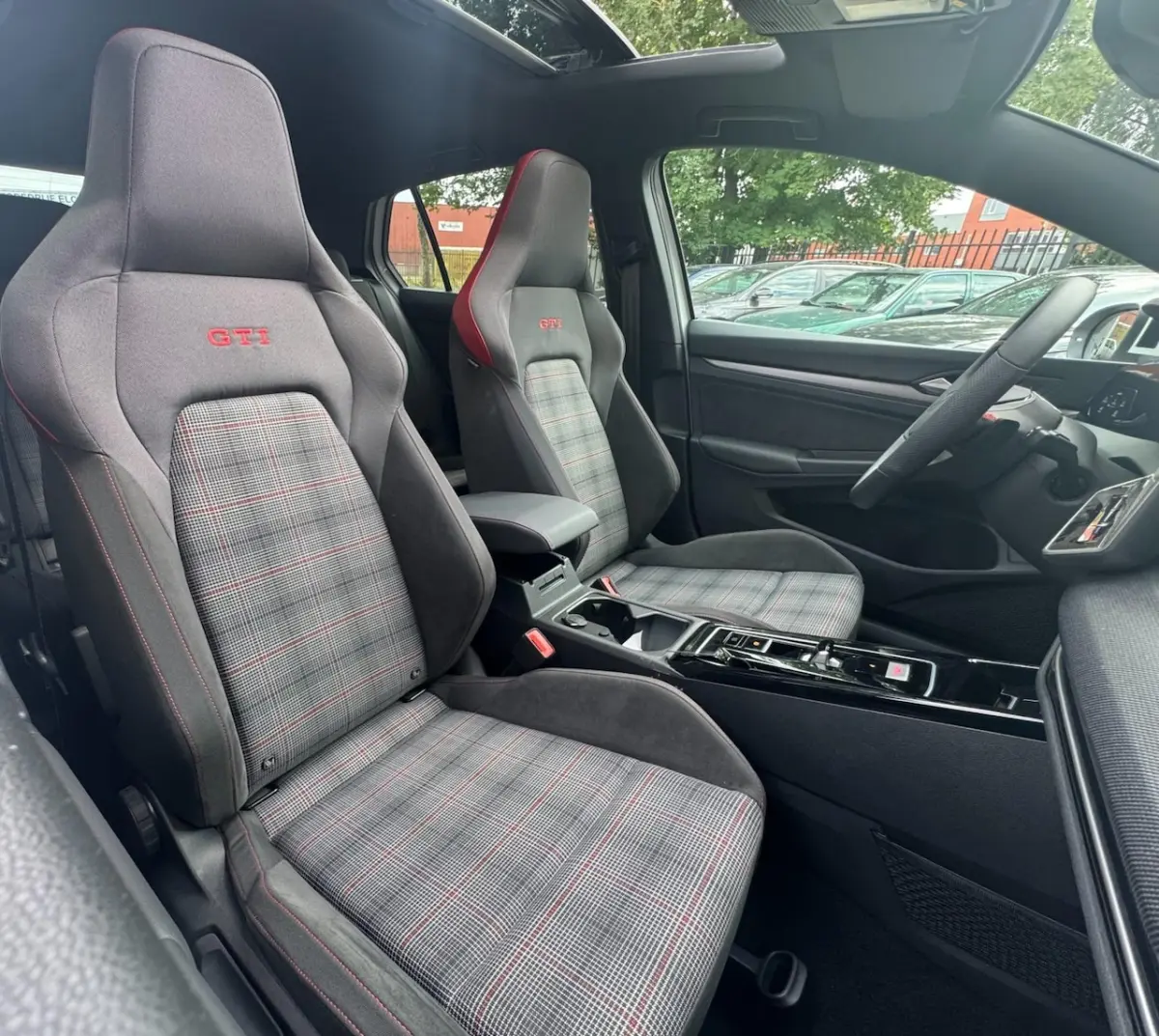 8.5 2.0 TSI GTI l 265pk l 360 camera l Panoramadak l Voll