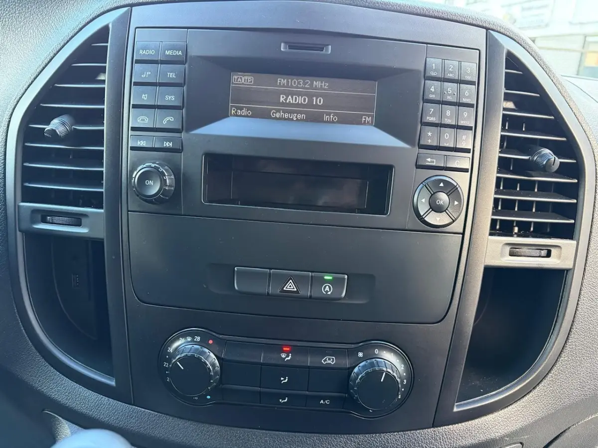 110 CDI AIRCO - TREKHAAK - CRUISE - STOELVERWARMING - BUMPERS IN KLEUR