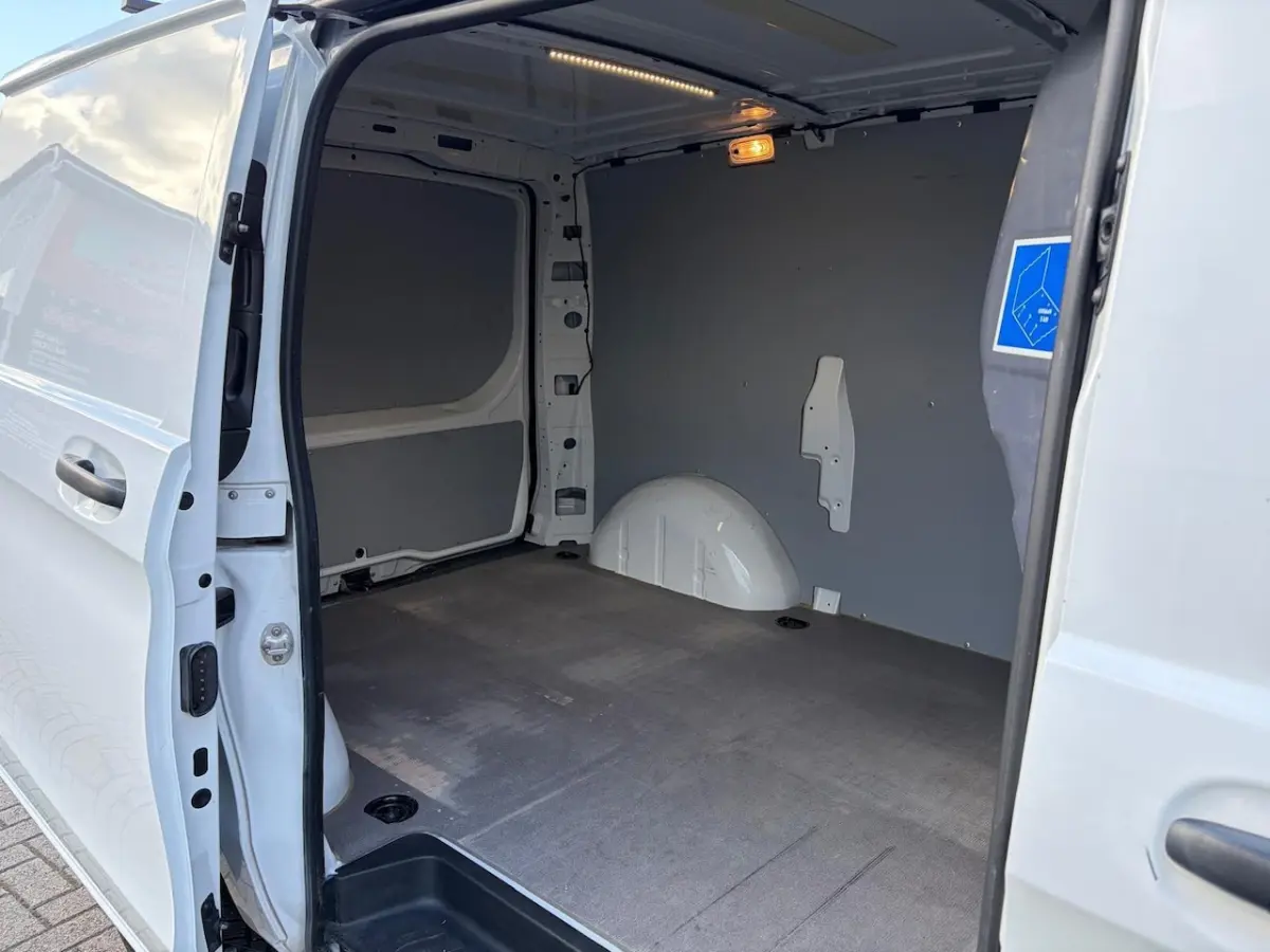 110 CDI AIRCO - TREKHAAK - CRUISE - STOELVERWARMING - BUMPERS IN KLEUR
