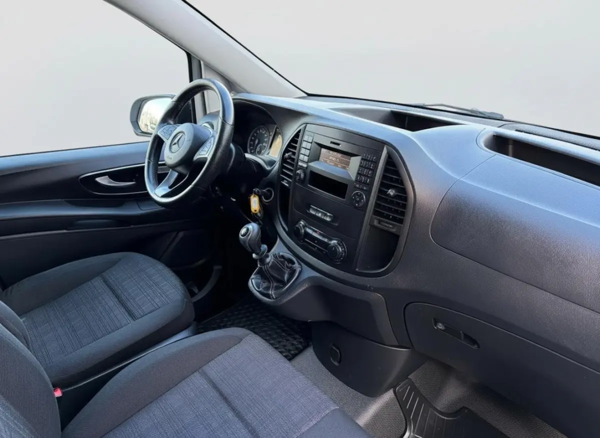 110 CDI AIRCO - TREKHAAK - CRUISE - STOELVERWARMING - BUMPERS IN KLEUR
