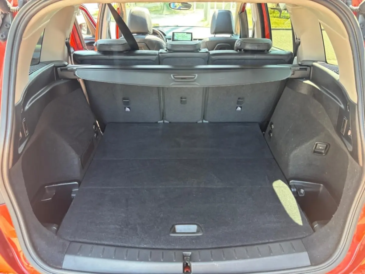 218i High Executive | trekhaak | Full opties | automaat |