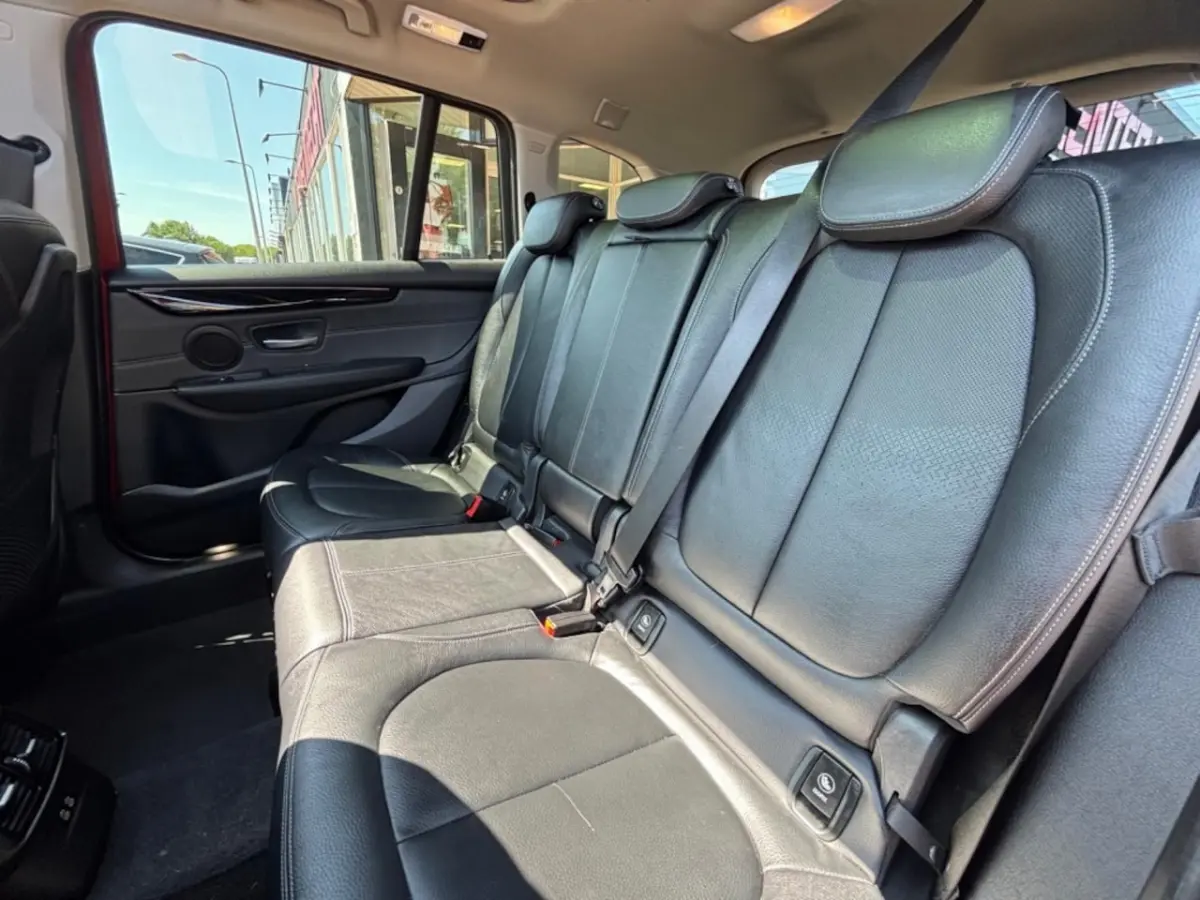 218i High Executive | trekhaak | Full opties | automaat |