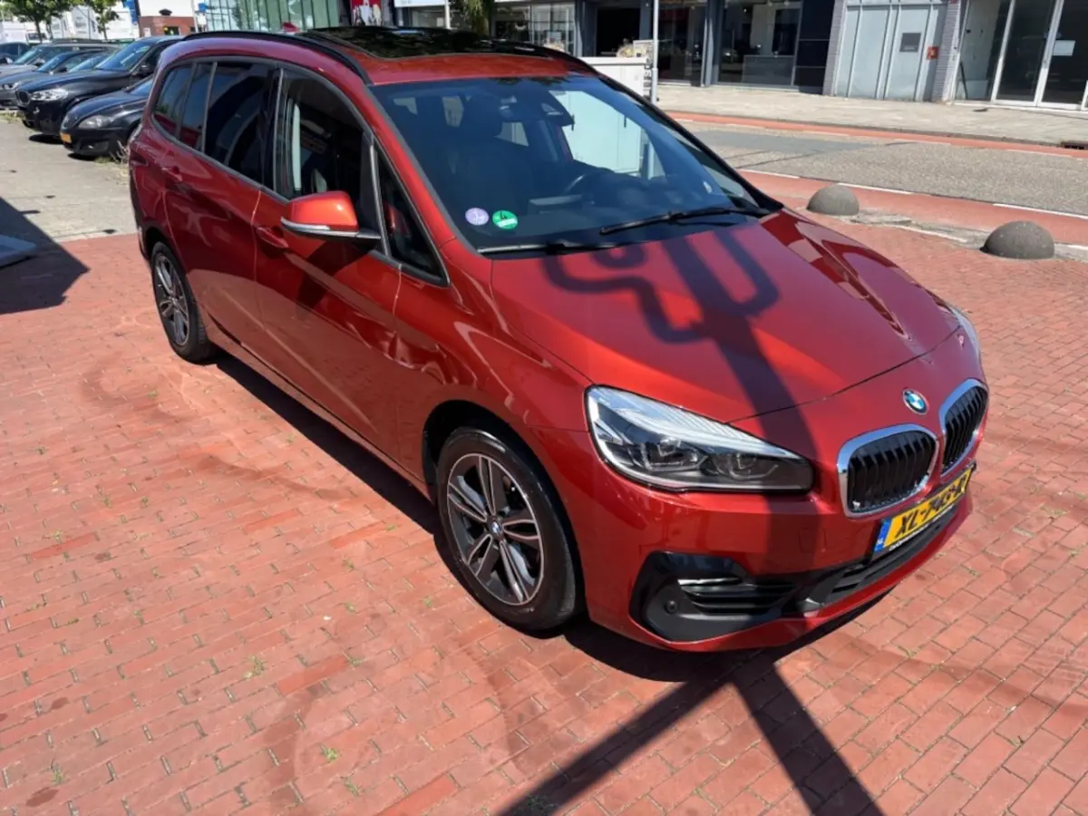218i High Executive | trekhaak | Full opties | automaat |