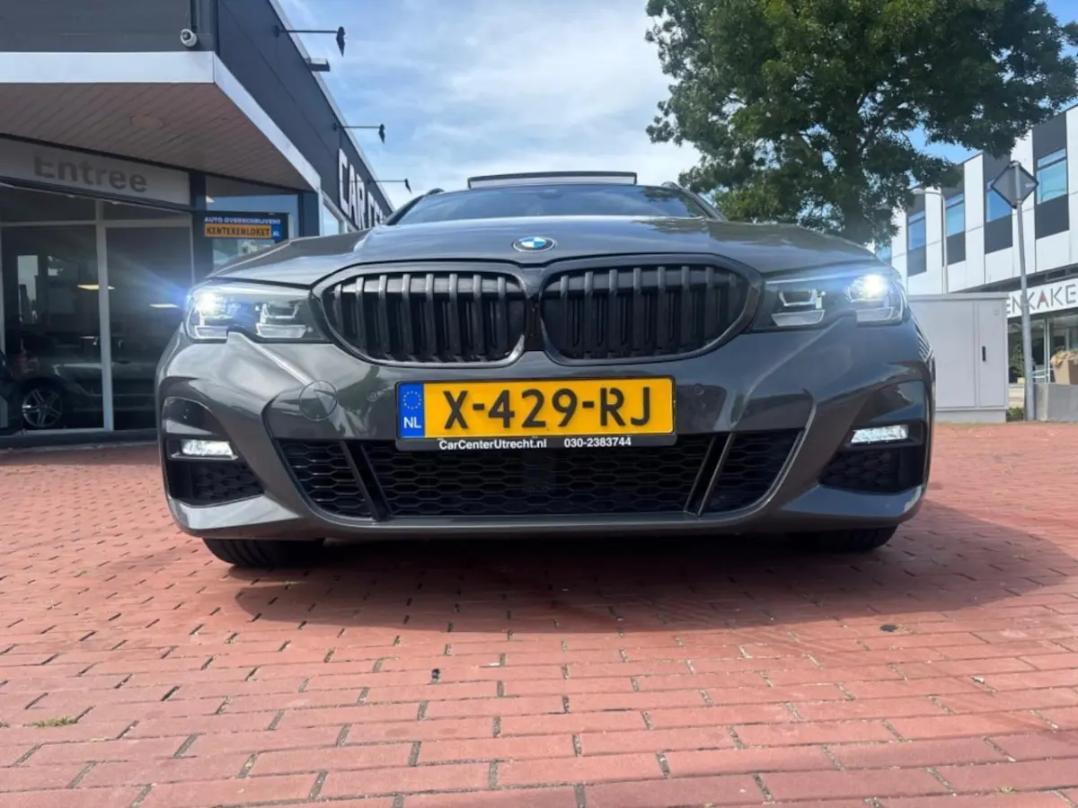 320d xD. High Exec. leer pano automaat navi 158dkm