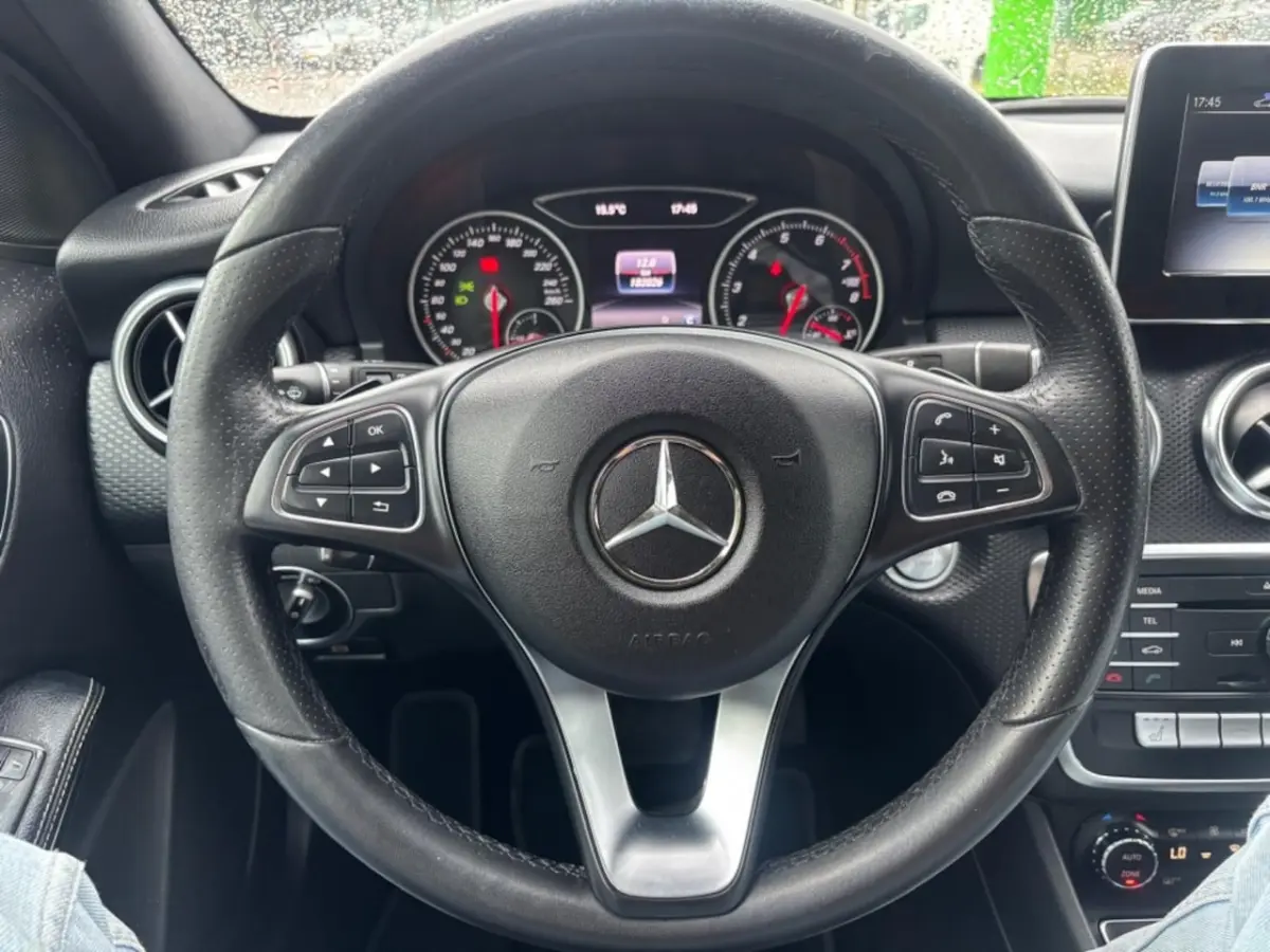 200 Sport Edition | leder | camera | navi | carplay | 179dkm |