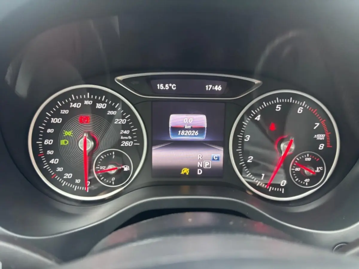 200 Sport Edition | leder | camera | navi | carplay | 179dkm |