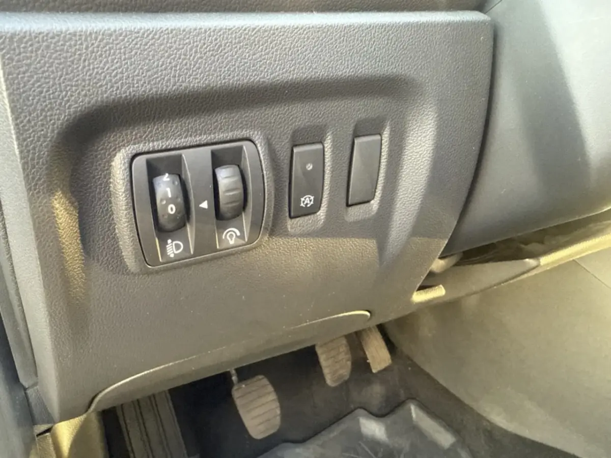 0.9 TCe Life | NAVI | AIRCO | 78DKM |