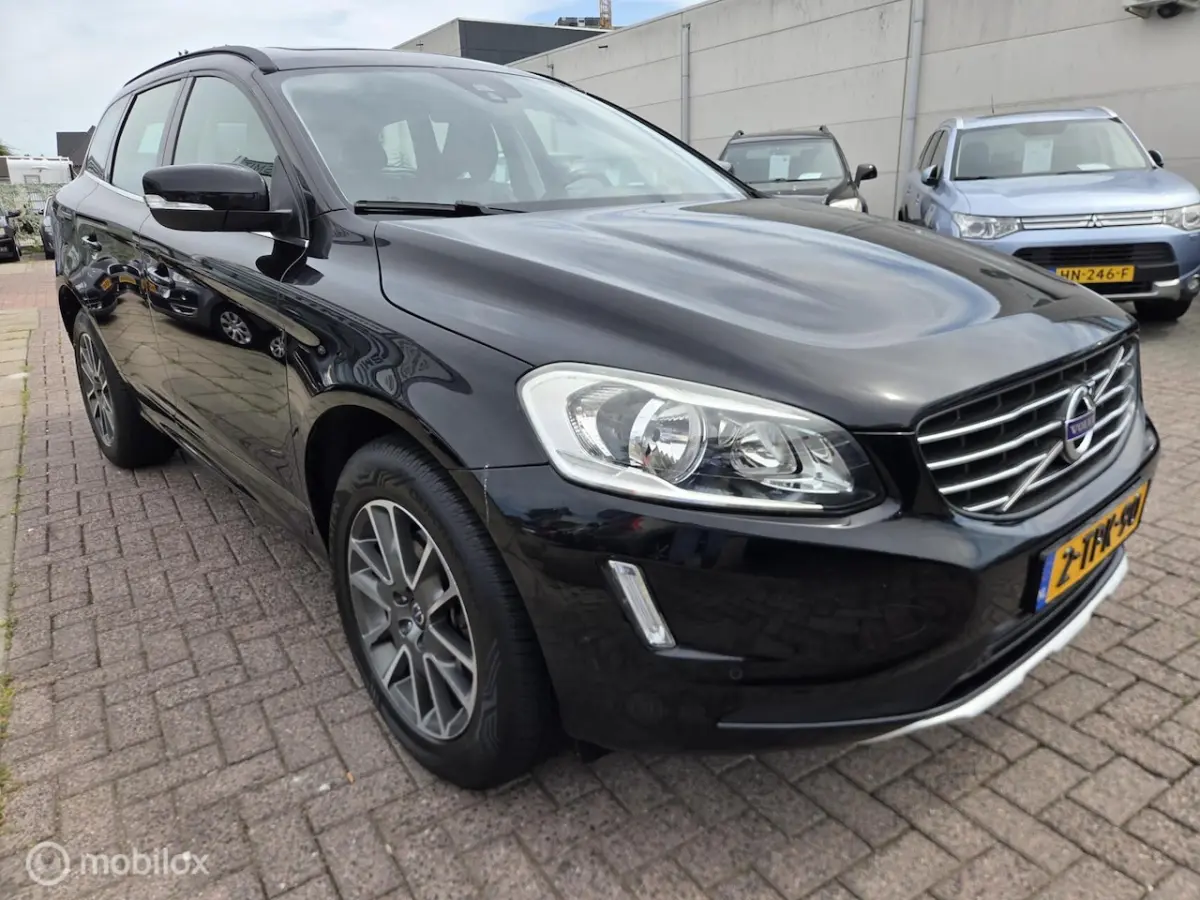 2.0 T5 FWD Momentum Cmera/Pano/Trekhaak/Leder/NL