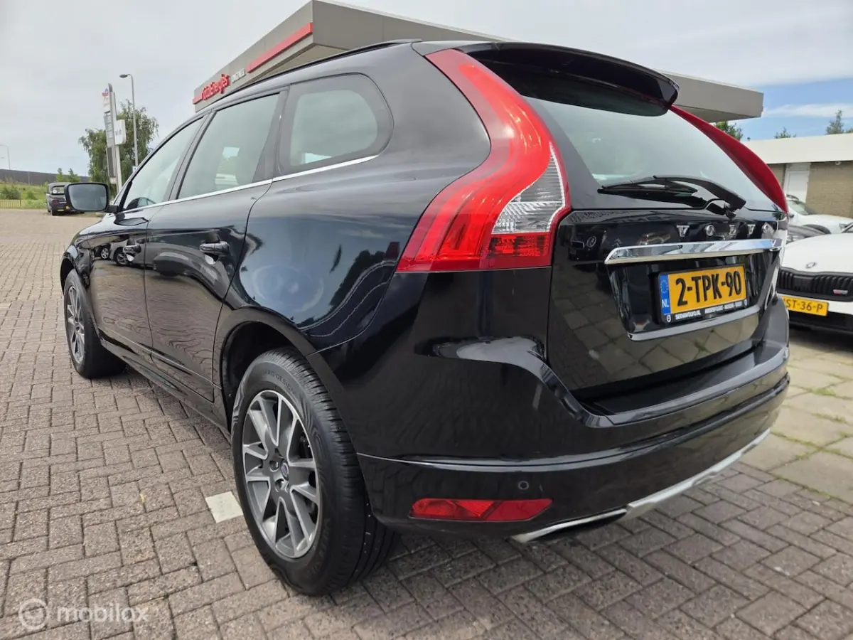 2.0 T5 FWD Momentum Cmera/Pano/Trekhaak/Leder/NL