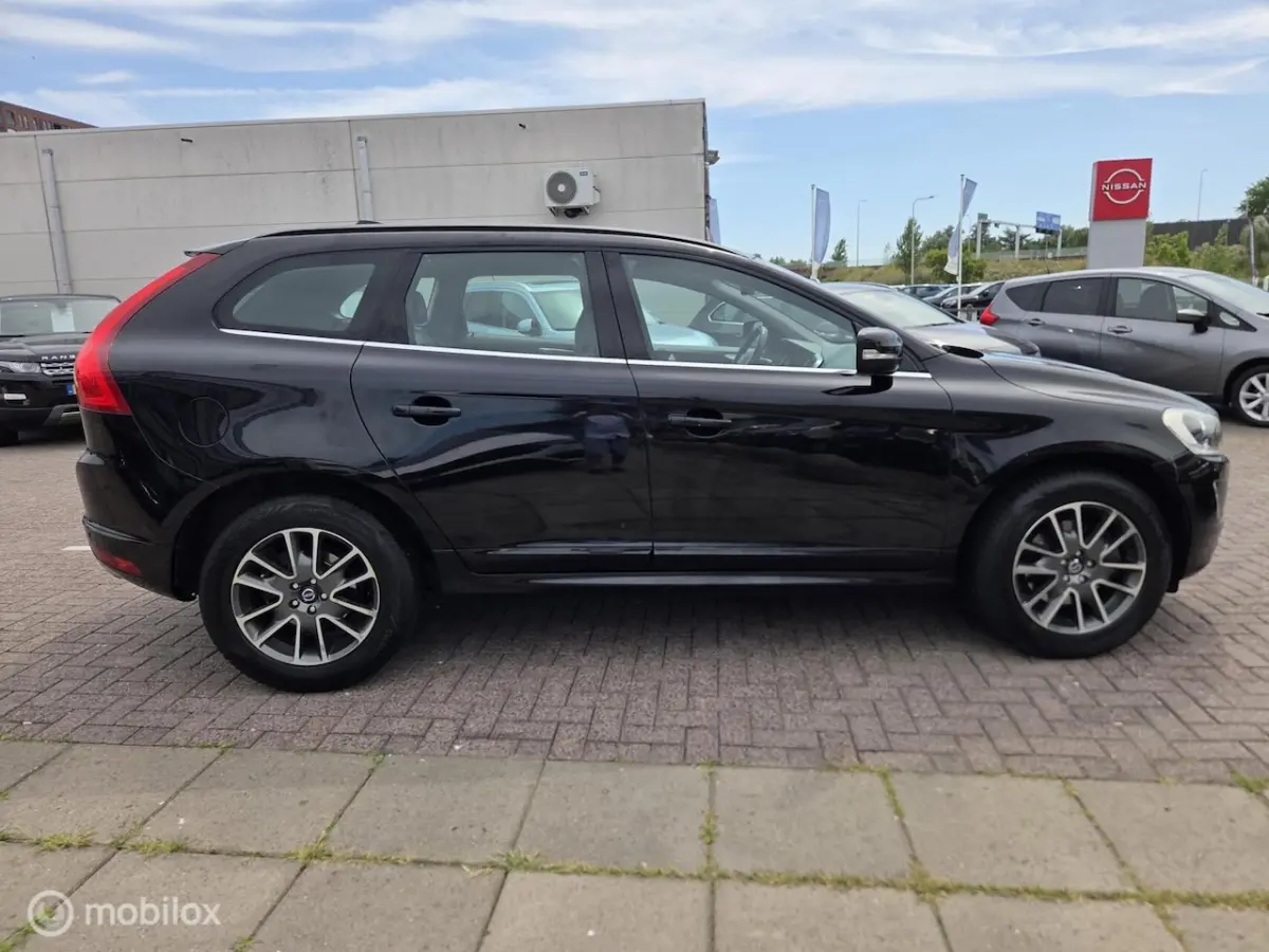 2.0 T5 FWD Momentum Cmera/Pano/Trekhaak/Leder/NL
