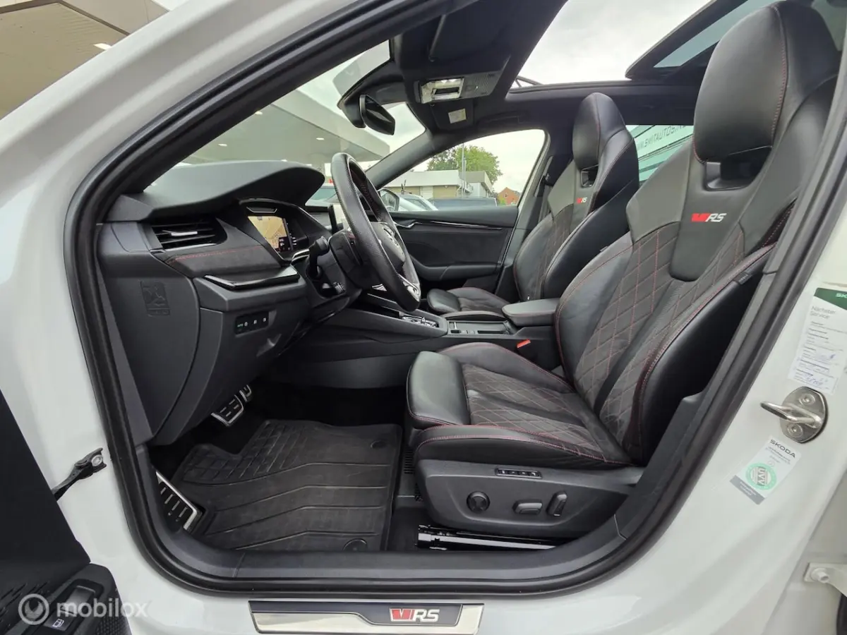 1.4 TSI RS iV PHEV Business HeadUp/Pano