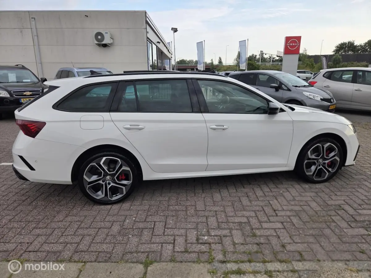1.4 TSI RS iV PHEV Business HeadUp/Pano