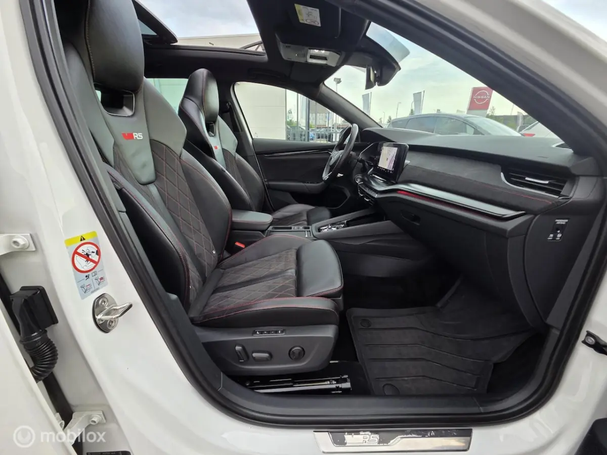 1.4 TSI RS iV PHEV Business HeadUp/Pano