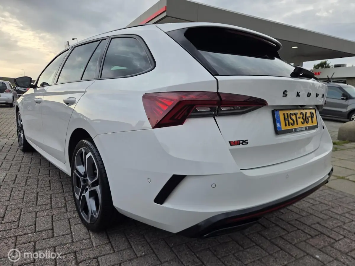 1.4 TSI RS iV PHEV Business HeadUp/Pano