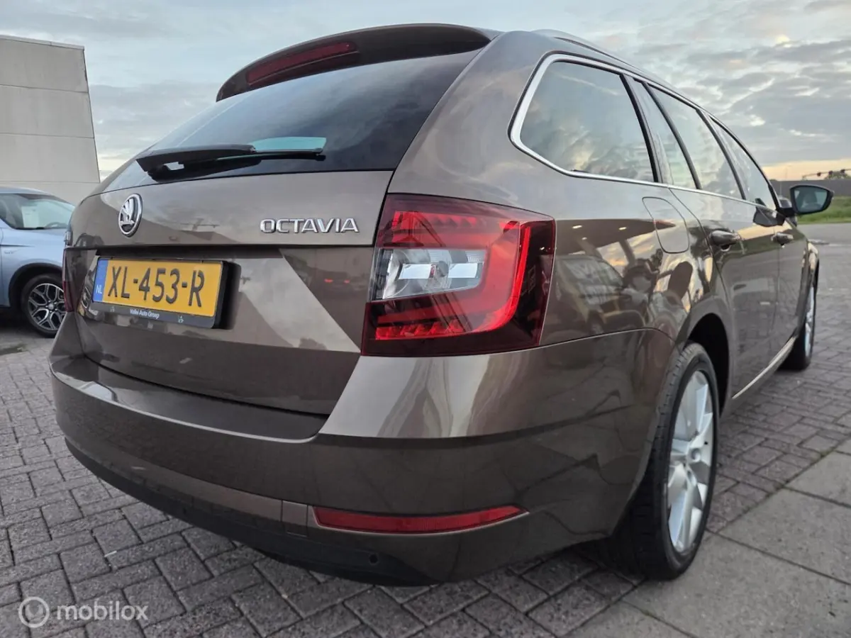 1.0 TSI Greentech Style Business DSG
