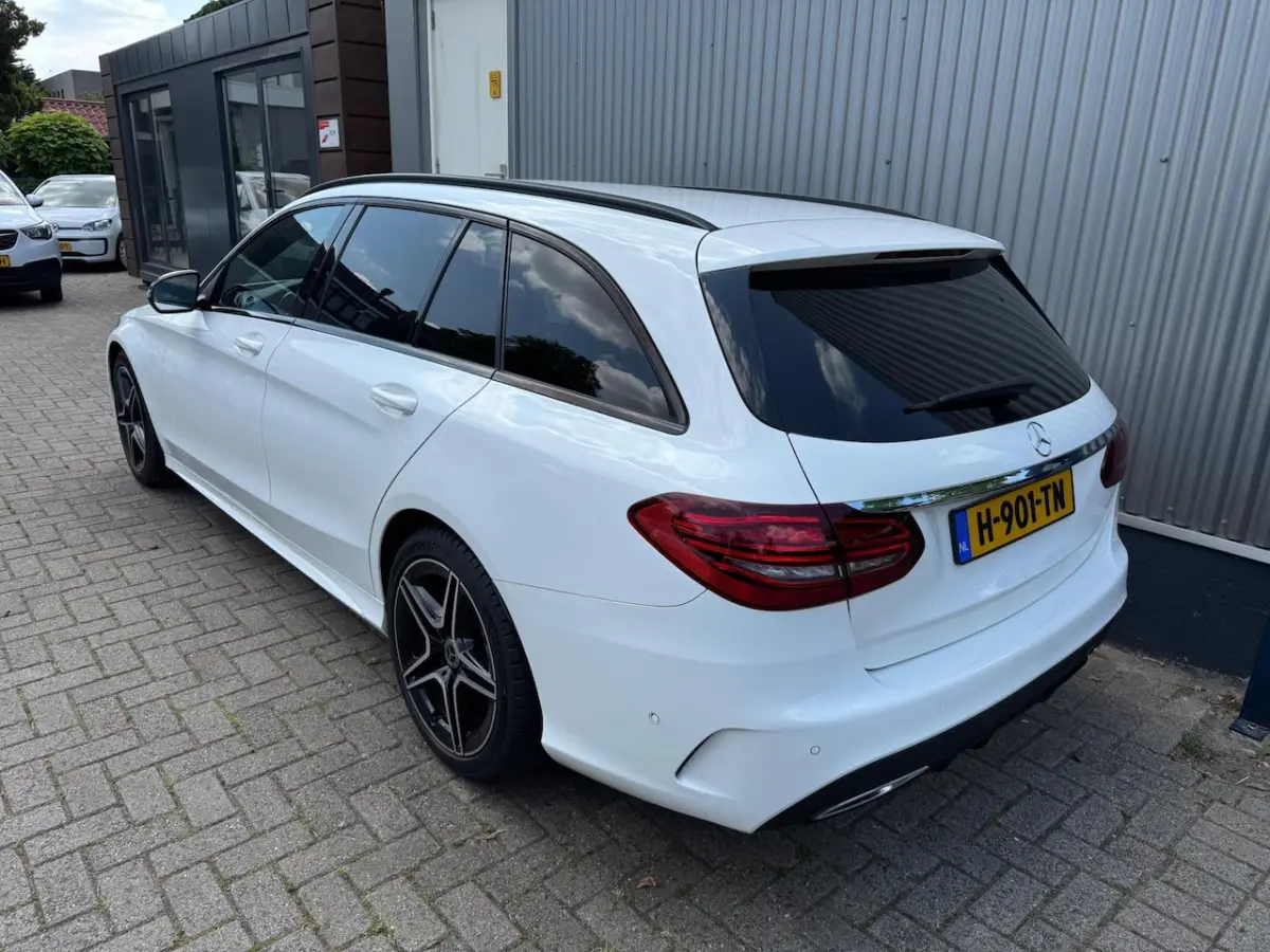 180 Business Solution AMG / ECC / CRUISE / NAVI / CAMERA / SENSOREN / LEDER
