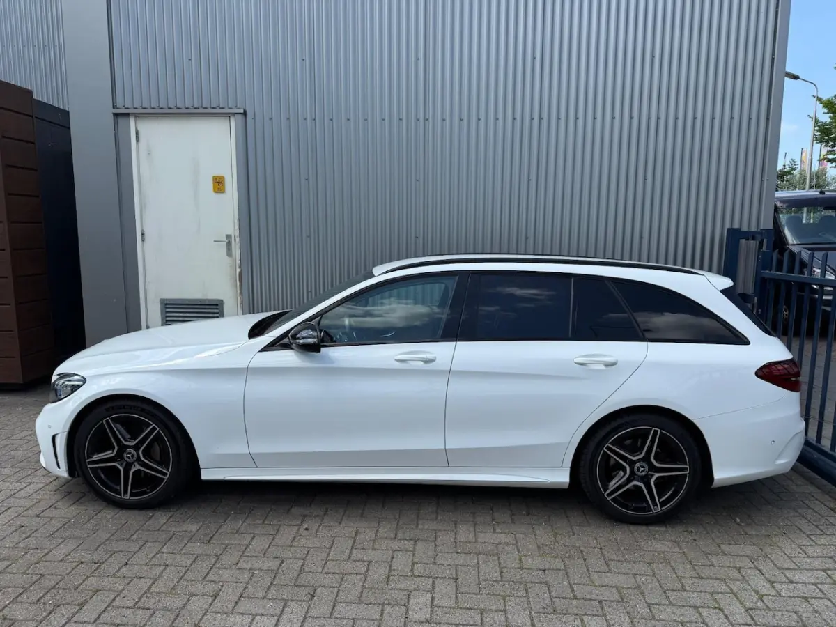 180 Business Solution AMG / ECC / CRUISE / NAVI / CAMERA / SENSOREN / LEDER