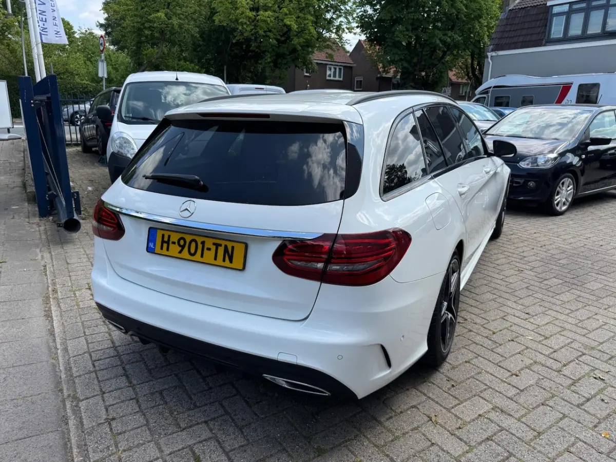 180 Business Solution AMG / ECC / CRUISE / NAVI / CAMERA / SENSOREN / LEDER