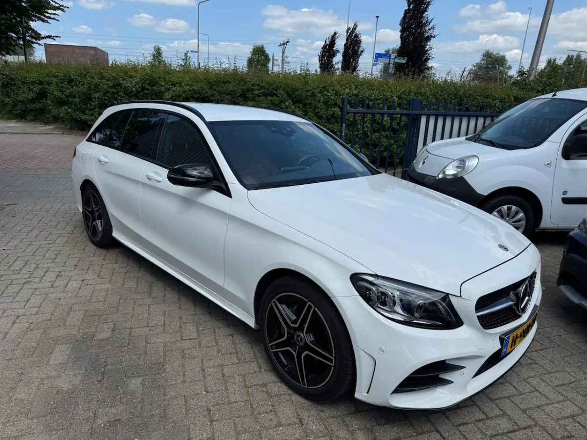180 Business Solution AMG / ECC / CRUISE / NAVI / CAMERA / SENSOREN / LEDER