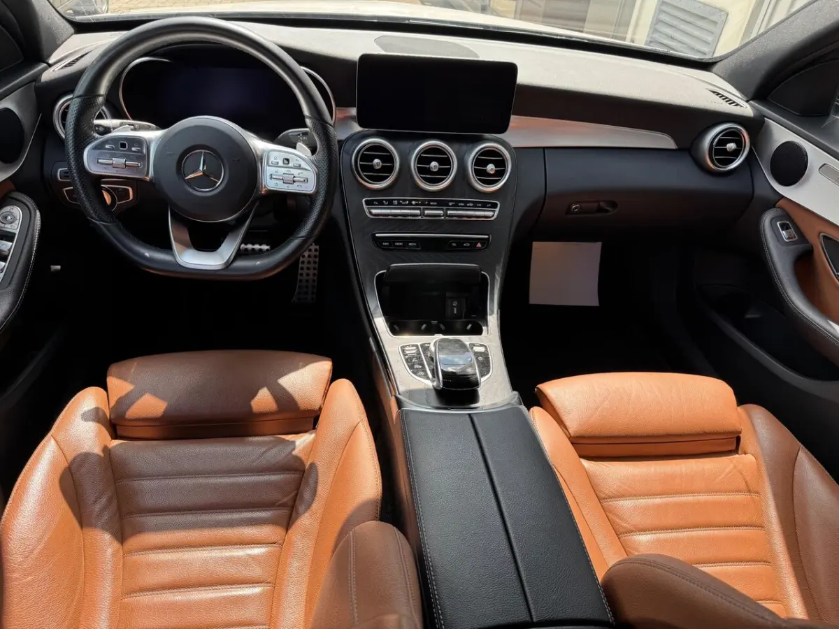 180 Business Solution AMG / ECC / CRUISE / NAVI / CAMERA / SENSOREN / LEDER