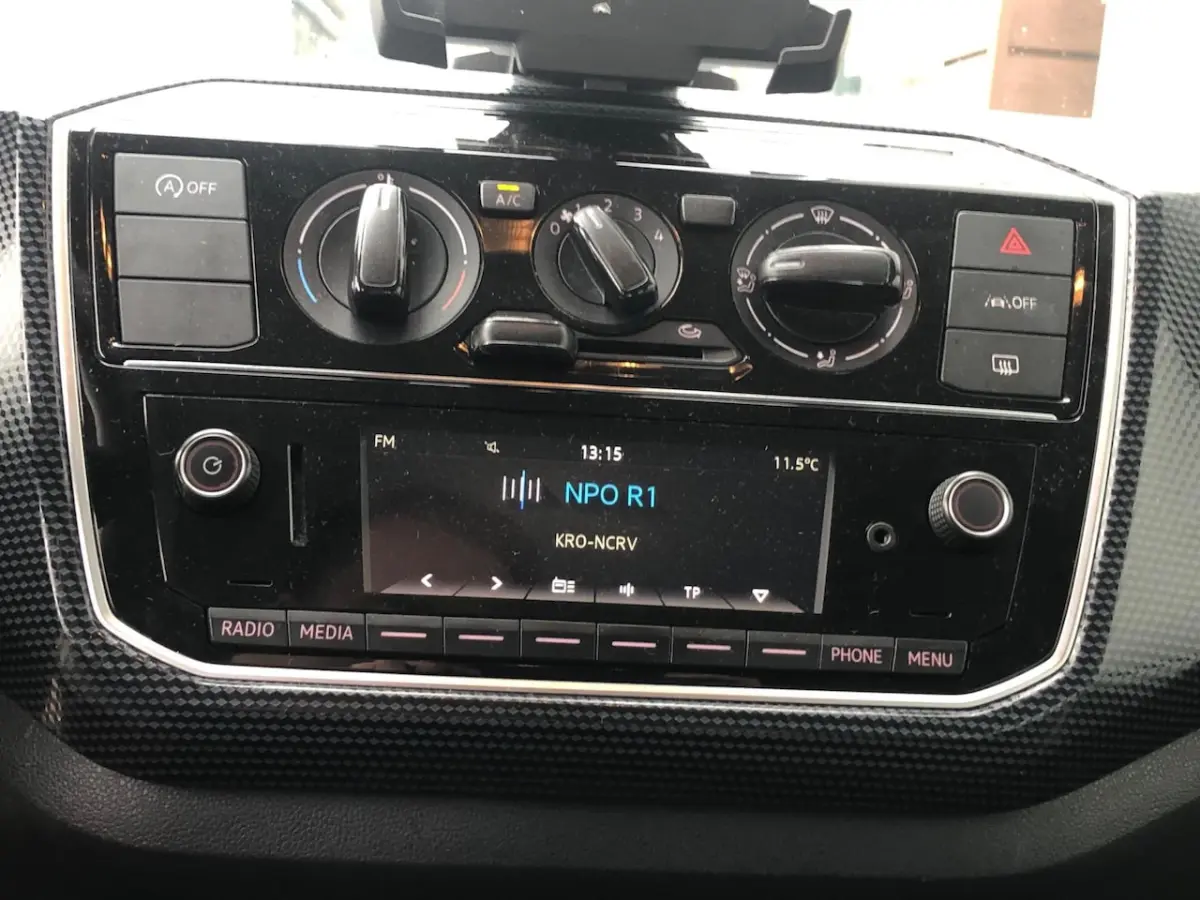 1.0 BMT move up 1E EIG / AIRCO / BLUETOOTH / ZUINIG /