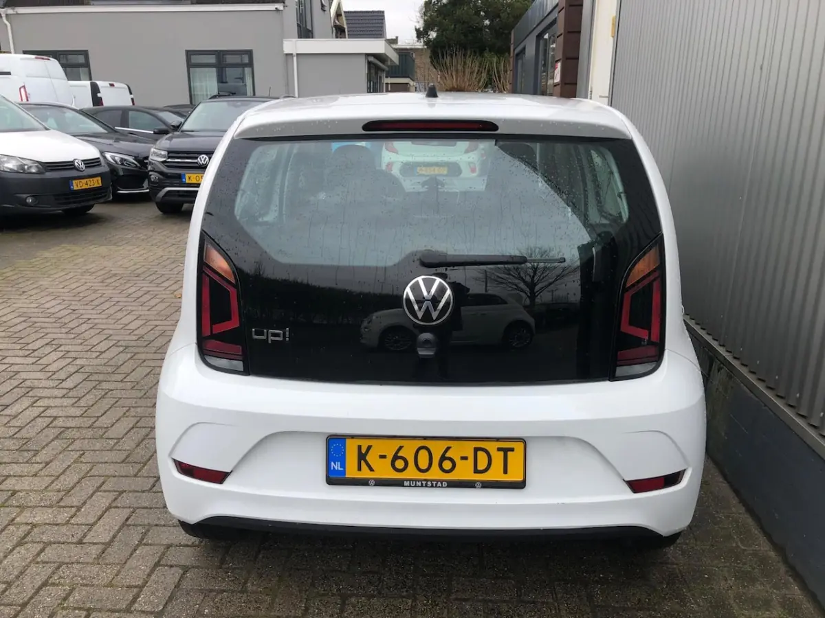 1.0 BMT move up 1E EIG / AIRCO / BLUETOOTH / ZUINIG /