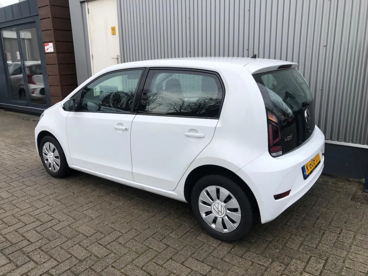 1.0 BMT move up 1E EIG / AIRCO / BLUETOOTH / ZUINIG /