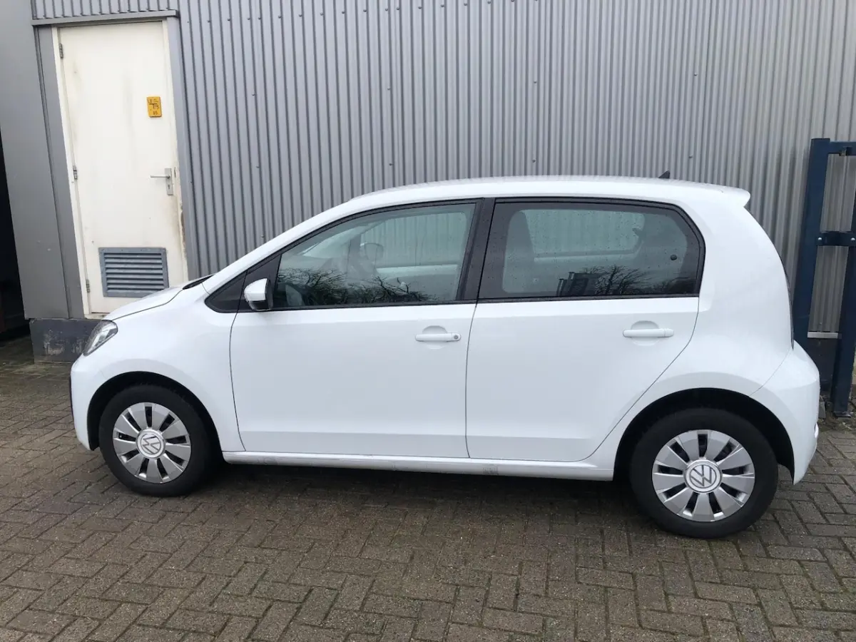 1.0 BMT move up 1E EIG / AIRCO / BLUETOOTH / ZUINIG /