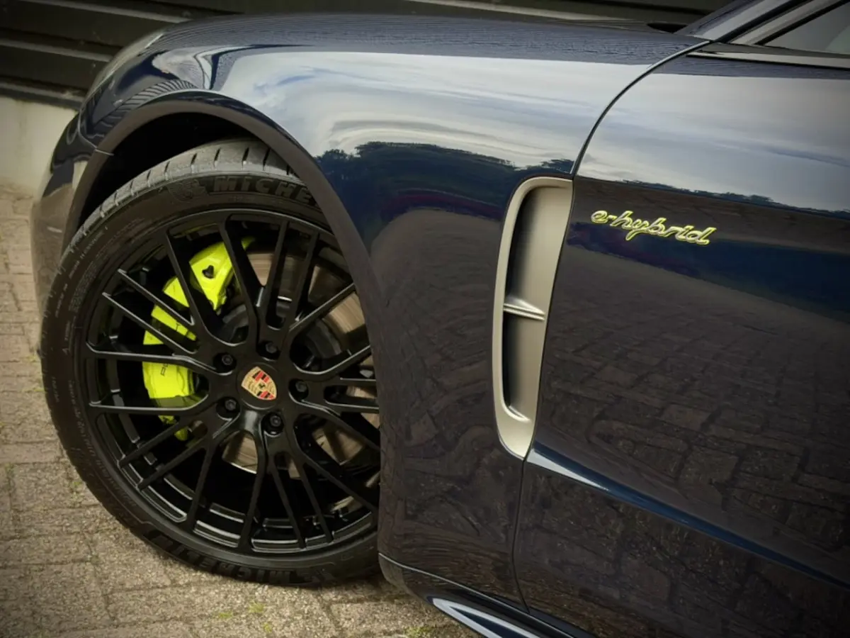 2.9 4 E-Hybrid PLATIN|PANO|CHRONO|SOFT|4WL STURING