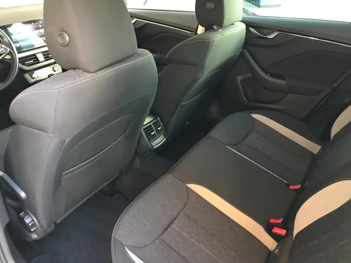 1.0 TSI DSG Business Camera, Navigatie