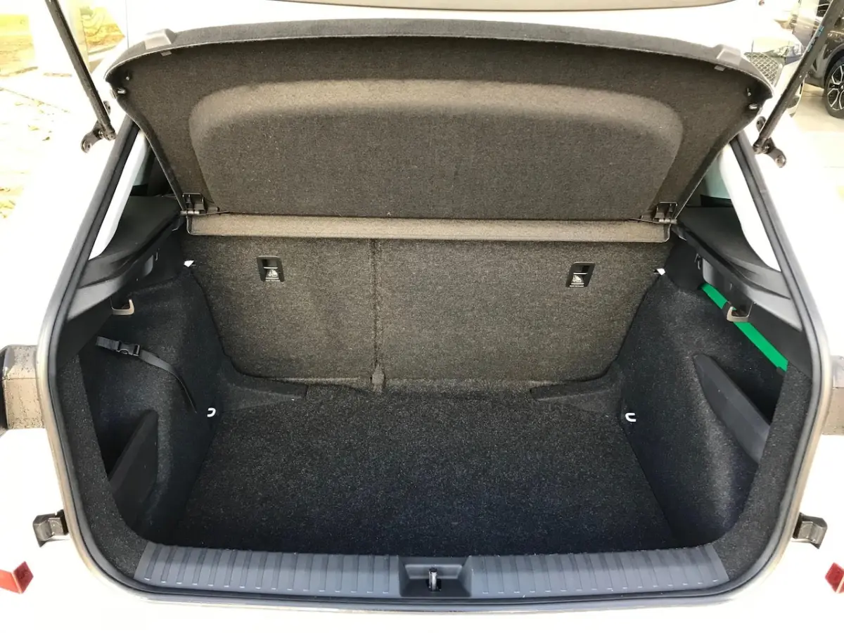 1.0 TSI DSG Business Camera, Navigatie