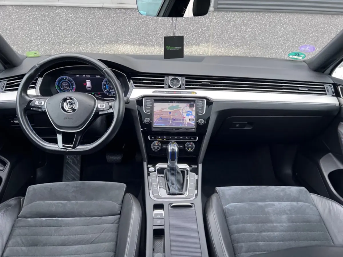1.4 TSI GTE 218pk/*Highline*Adaptive/Virtual/Sunroof/Trekh./Leder/18"