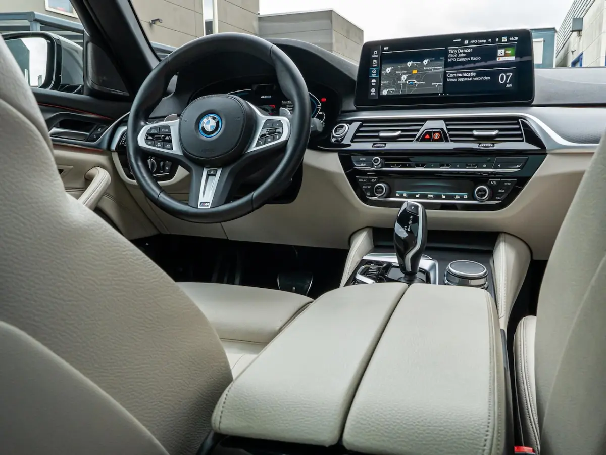 530e xDrive Business Edition Plus M Sport Pano CoPilot Laser Massage