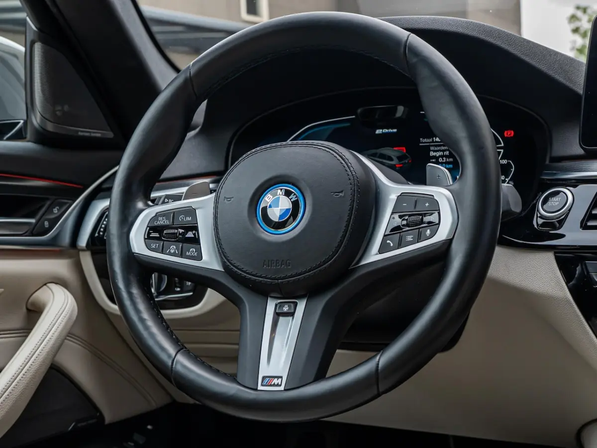 530e xDrive Business Edition Plus M Sport Pano CoPilot Laser Massage