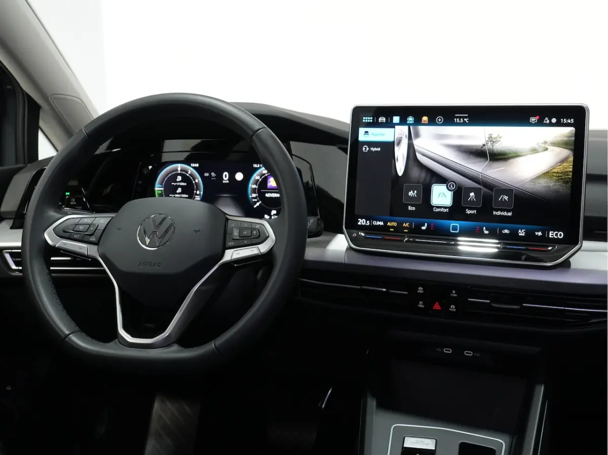 1.5 eHybrid Life Ed. | Camera | Android/Carplay | Stoel/stuurverw. | 18" 202