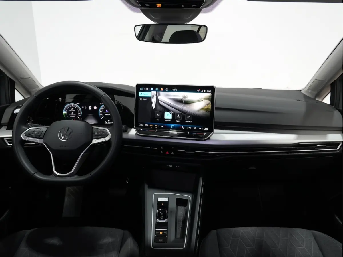 1.5 eHybrid Life Ed. | Camera | Android/Carplay | Stoel/stuurverw. | 18" 202