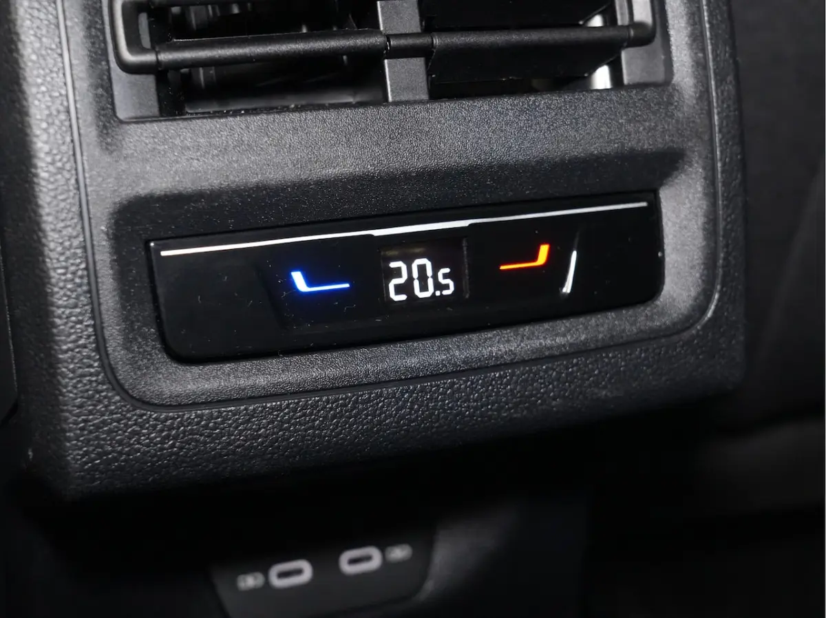 1.5 eHybrid Life Ed. | Camera | Android/Carplay | Stoel/stuurverw. | 18" 202