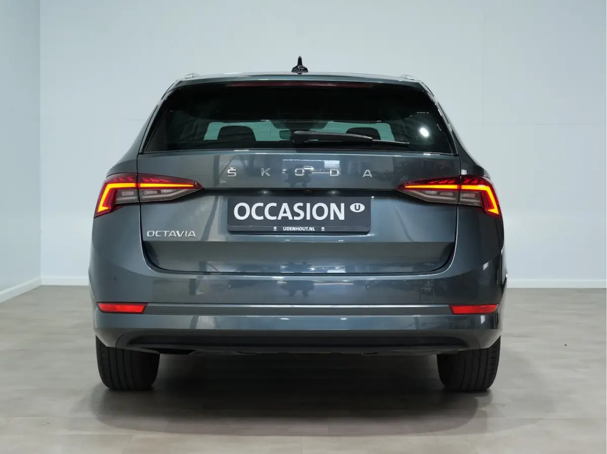 1.0 TSI 110pk Business Edition Navigatie Camera PDC Privacy glass 20