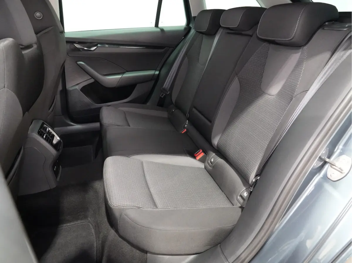 1.0 TSI 110pk Business Edition Navigatie Camera PDC Privacy glass 20